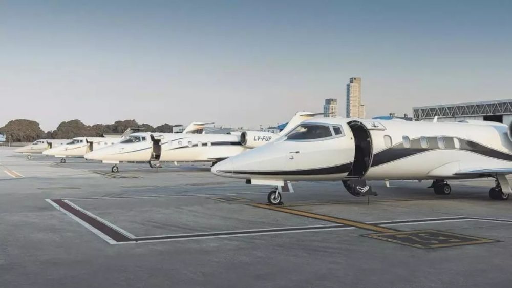 De Milei a Susana, de Macri a Cristina, los pasajeros VIP que volaron con la empresa acusada de lavar las coimas de ANDIS