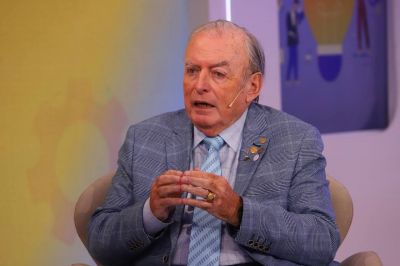 El abogado de empresas y asesor del Gobierno, Julin de Diego, asegur que la Reforma Laboral implementar el banco de horas y se modificarn las vacaciones y las jornadas promedio