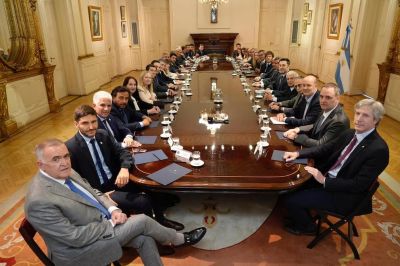 Negociaciones secretas, una prueba de fuego para la gobernabilidad y otra espada cristinista en la Magistratura