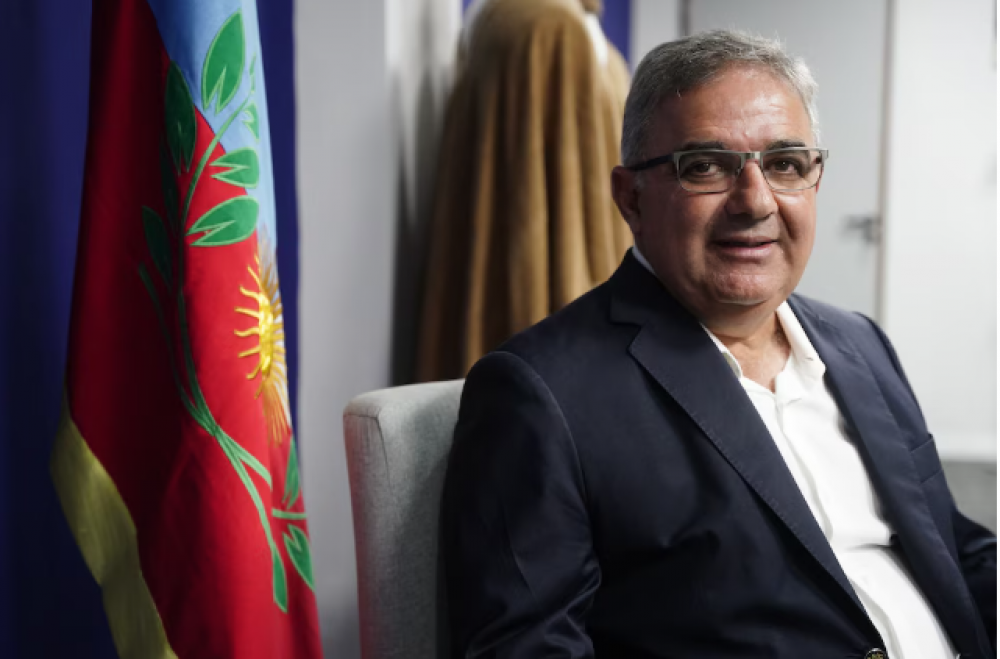 El gobernador Jalil tiene un pie afuera del bloque de Fuerza Patria y complica al peronismo en Diputados