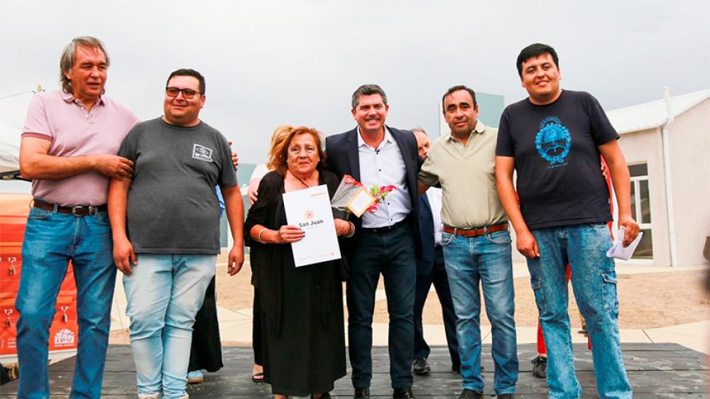 Orrego estuvo en la celebracin de los 272 aos de Iglesia