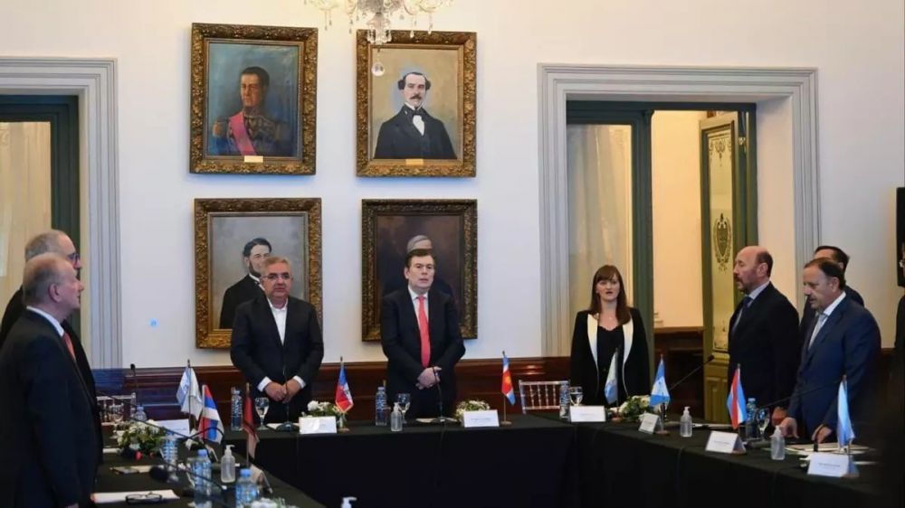 Mayans negocia lugares en la AGN para sancionar la reforma de la Ley de DNU y evitar la ruptura del peronismo