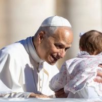 El Papa Len XIV elogia a las familias que recorren la maravillosa aventura de ser padres a pesar de las fatigas