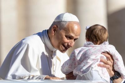 El Papa Len XIV elogia a las familias que recorren la maravillosa aventura de ser padres a pesar de las fatigas