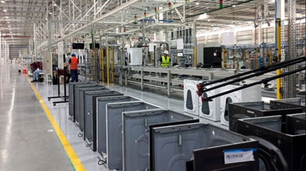 Whirlpool  cerr sin aviso su planta de Pilar y despidi a 220 trabajadores