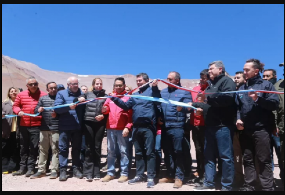 Con la presencia del gobernador Orrego y autoridades chilenas, qued habilitado el Paso de Agua Negra