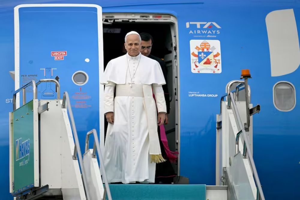 Len XIV ya lleg a Turqua: as fue su primer vuelo papal