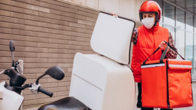 Repartidores al lmite: deben hacer 461 pedidos por mes para no caer en la pobreza