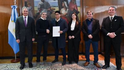 Luis Caputo se suma a las negociaciones por el Presupuesto 2026 y mantendr dos reuniones clave esta semana