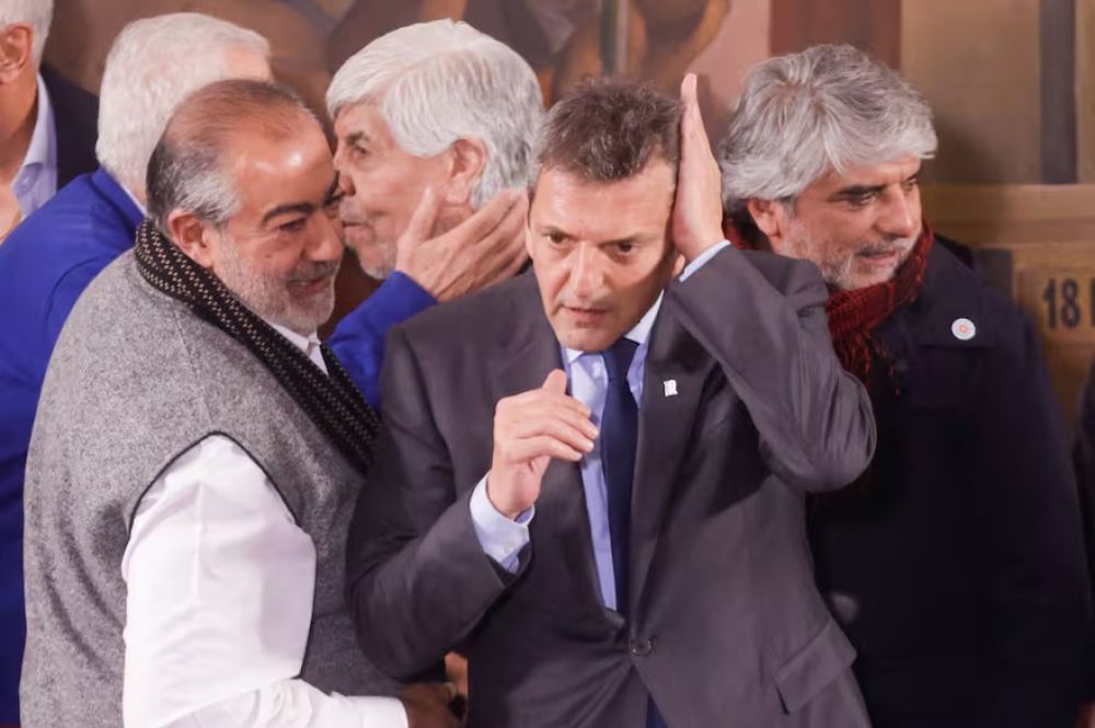 En una cena reservada, Massa le plante a la CGT que discuta la reforma laboral y no la rechace a libro cerrado