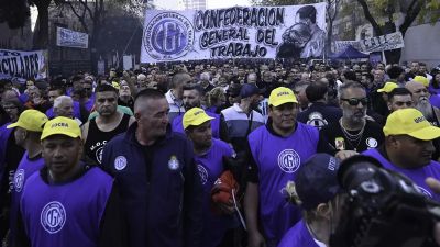 Salario mnimo: el Gobierno fij aumentos escalonados hasta agosto de 2026 y la CGT lo rechaz por insuficiente y desconectado de la realidad