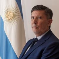 Auguadra, un contador de bajo perfil, buen trato y leal a Santiago Caputo, al frente de la SIDE