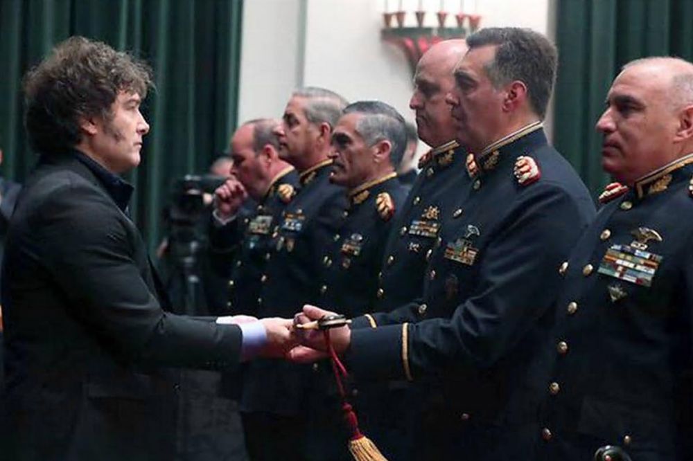 Milei cambi a la mayora de los jefes de las Fuerzas Armadas