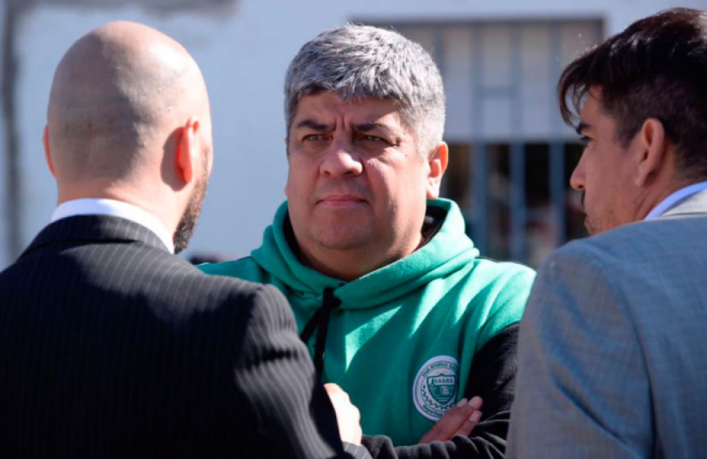 Moyano y su ART: el nico lugar donde el accidente laboral y el apriete se resuelven en la misma parrilla