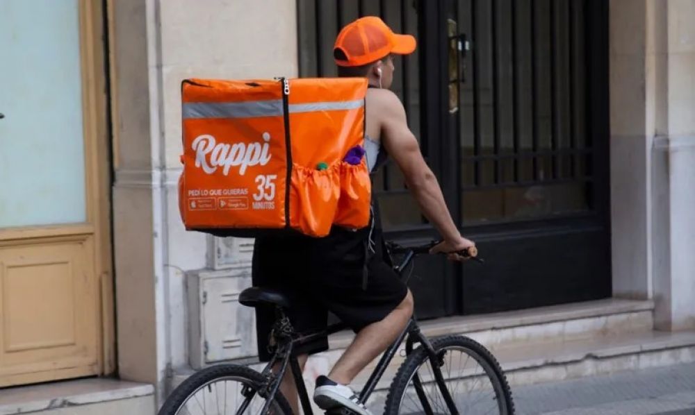 Reforma laboral: los dos modelos en pugna para trabajadores de aplicaciones