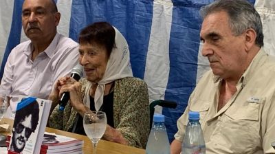 Schmid destac que la democracia no es una casualidad, es una conquista