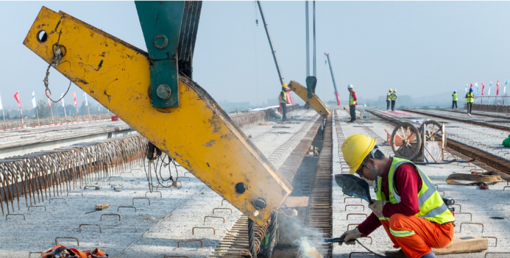 Reforma laboral: el Gobierno impulsa recortes en las indemnizaciones y una fuerte rebaja de los aportes patronales
