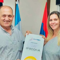 El IProDHa entreg al municipio de El Soberbio ttulos de propiedad de predios para la provisin de agua potable