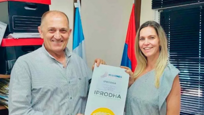 El IProDHa entreg al municipio de El Soberbio ttulos de propiedad de predios para la provisin de agua potable