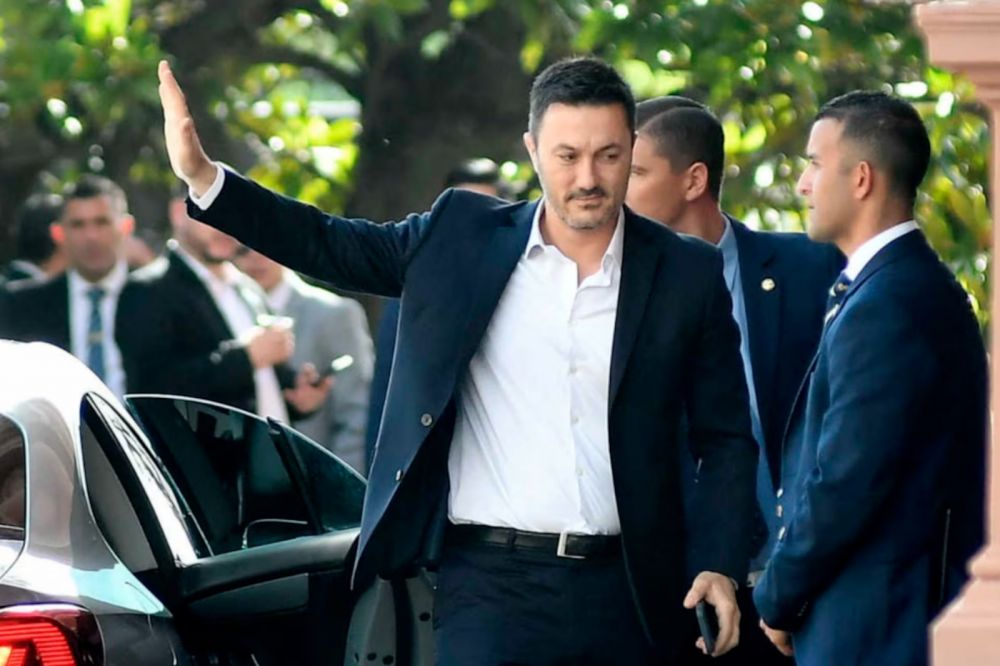 La carta y el show final de Petri