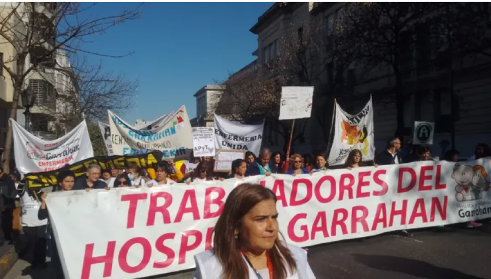 Trabajadores del Garrahan junto al Foro Discapacidad convocan un abrazo en Plaza de Mayo por falta de financiamiento