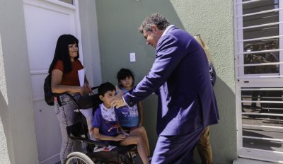 El gobernador Marcelo Orrego realiz la entrega de viviendas del Barrio Valle Grande Norte, en Rawson