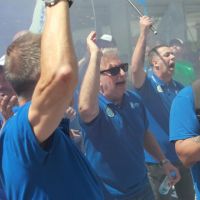 Este es un reflejo de la crisis. No lo va a solucionar ninguna reforma: Jorge Sola encabez una marcha frente a Galeno y lider una asamblea en la puerta