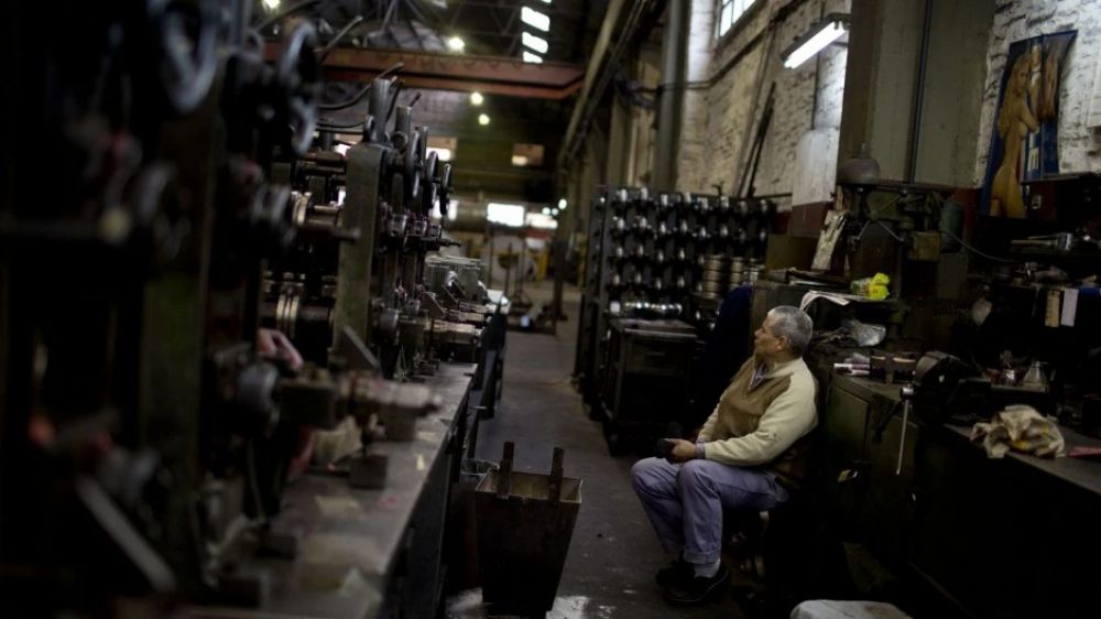 Cierra una empresa por hora y 394 personas pierden su trabajo por d�a