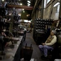 Cierra una empresa por hora y 394 personas pierden su trabajo por da