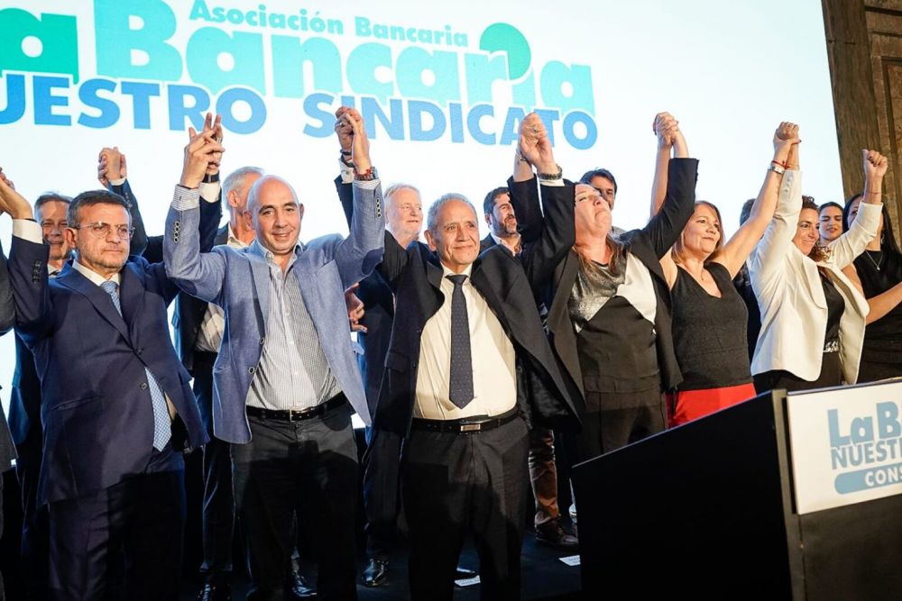 La Bancaria volvi� a actualizar los salarios por IPC y el sueldo inicial de la actividad ya supera los 2 millones de pesos