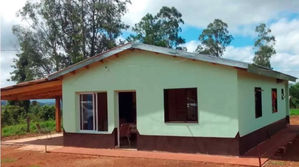 El IPRODHA avanza con la construcci�n de viviendas rurales en Alberdi