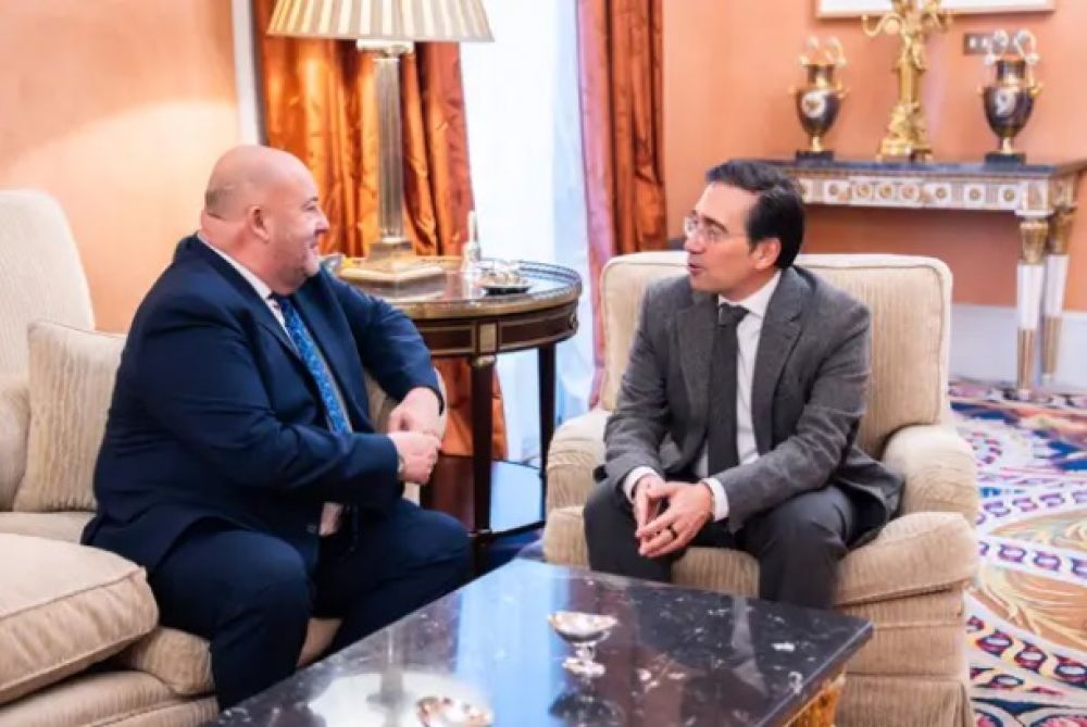 El ministro de Exteriores expres� al presidente de la FCJE su compromiso en 