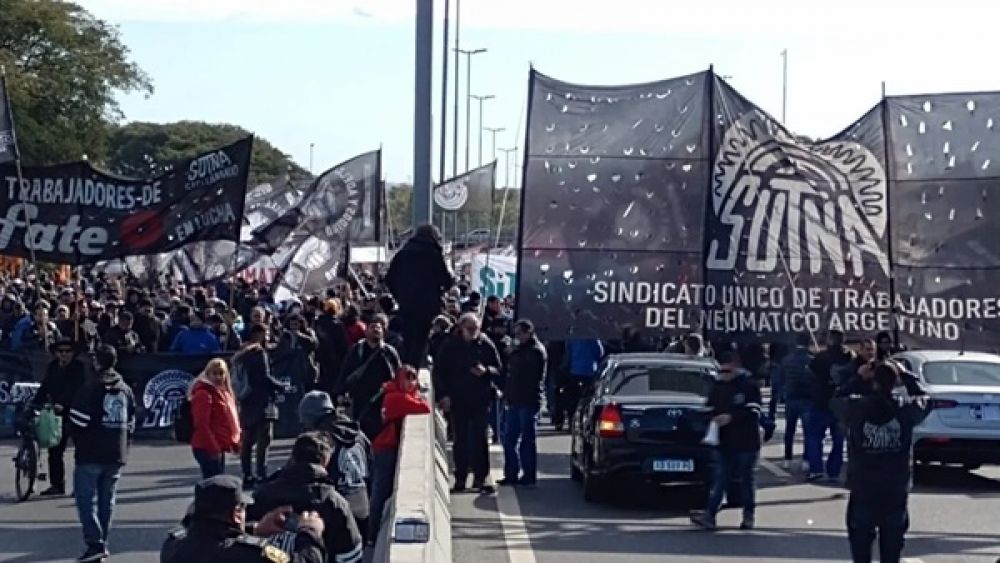 Se profundiza el conflicto del neum�tico con paros y movilizaciones en marcha por falta de acuerdo paritario