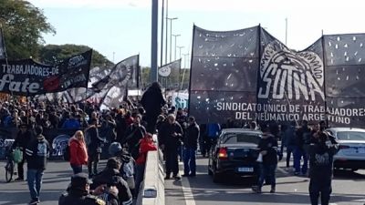 Se profundiza el conflicto del neum�tico con paros y movilizaciones en marcha por falta de acuerdo paritario
