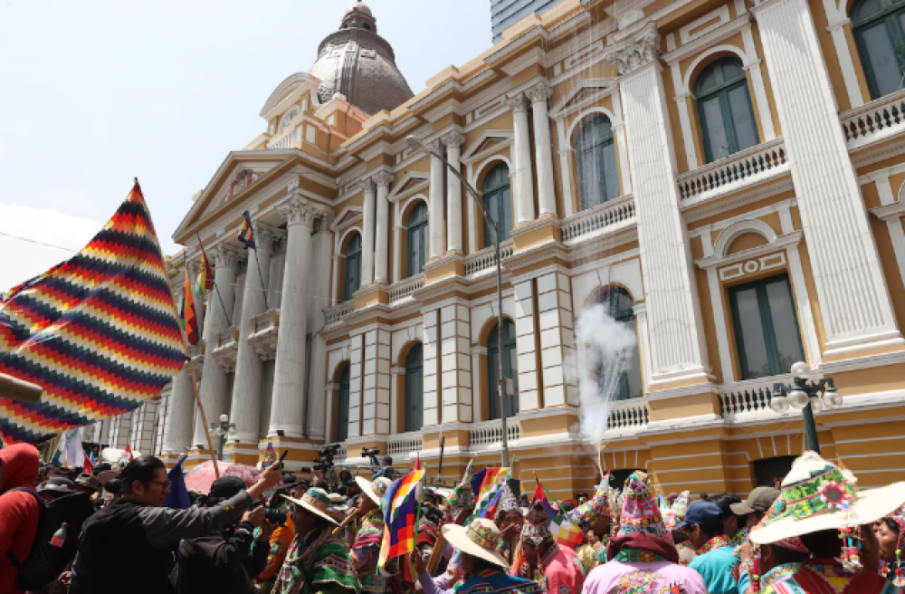 La mayor central sindical de Bolivia confirm� la huelga contra el fin de la subvenci�n a los combustibles