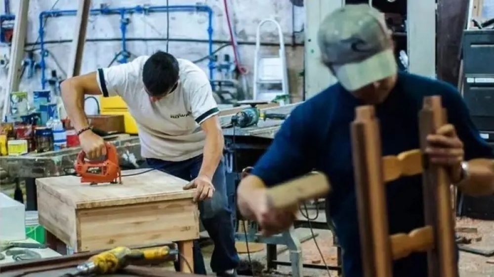 Los que no sufren la crisis: qu� sectores crecen en el modelo Milei y por qu� no generan empleo