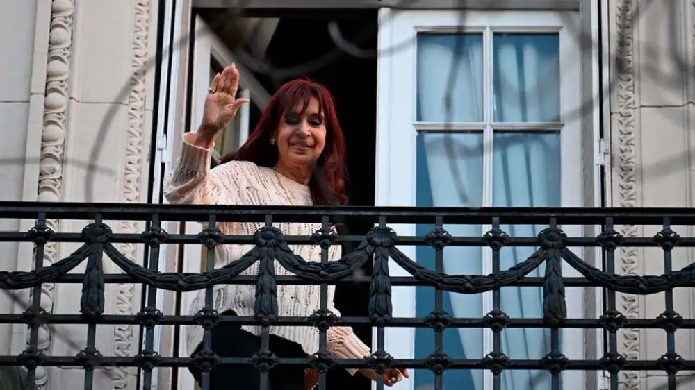 Parte m�dico de Cristina Kirchner: evoluciona sin complicaciones pero deber� seguir internada