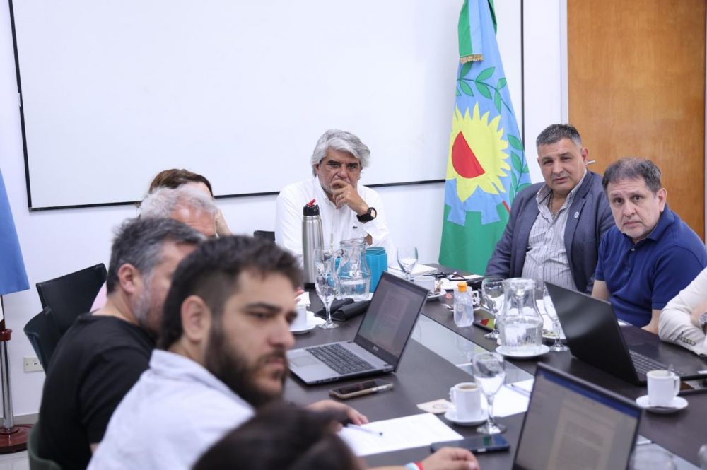 Los detalles del proyecto de Ley para dotar de derechos a 80 mil trabajadores de plataformas bonaerenses: seguro a cargo de la empresa, acceso a salud, descuentos en materiales de trabajo y paradores seguros