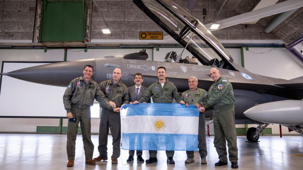 El dram�tico contraste entre los celebrados F-16 y los soldados que se suicidan