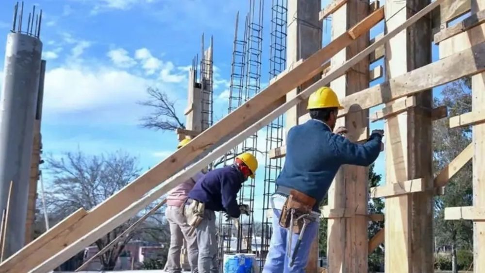 El salario registrado ya acumul� una baja del 0,7% real en 2025