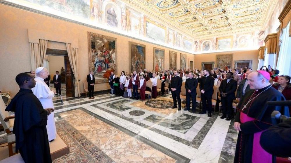 El Papa a peregrinos espa�oles: Seguir a Cristo, con el testimonio de los santos