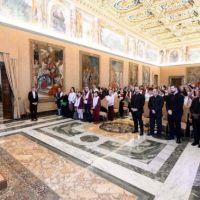 El Papa a peregrinos espa�oles: Seguir a Cristo, con el testimonio de los santos