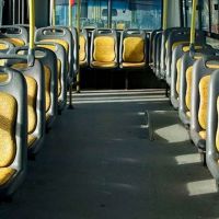 Unos 500 choferes de la l�nea 148 llevaron a la puerta de la UTA su reclamo por pago de aguinaldo y montos pendientes