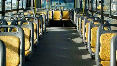 Unos 500 choferes de la l�nea 148 llevaron a la puerta de la UTA su reclamo por pago de aguinaldo y montos pendientes