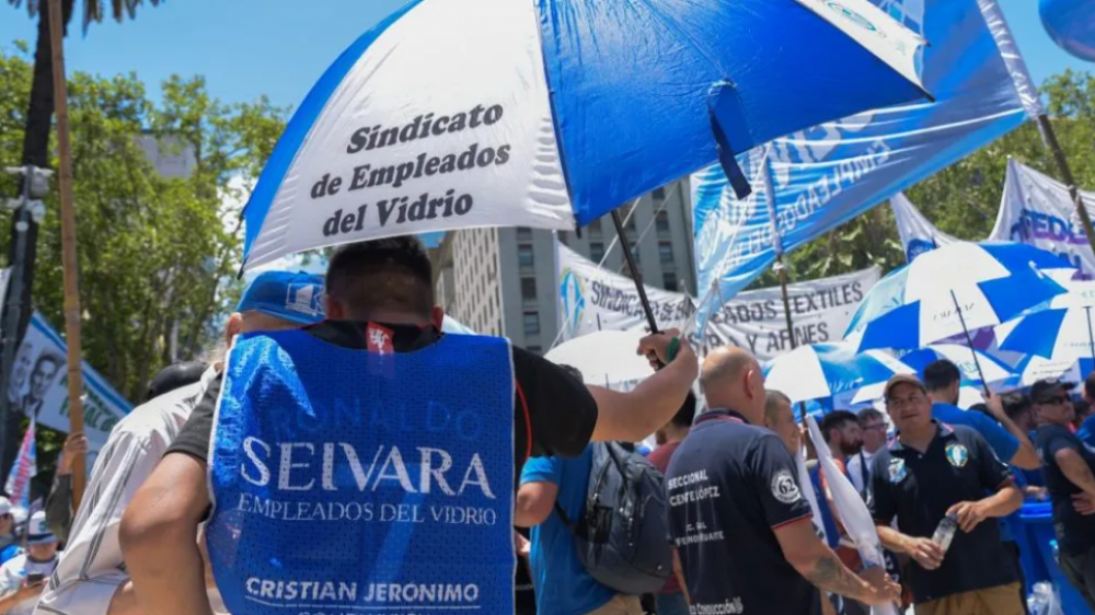 Aumento del 5% en el vidrio: el sindicato que lidera Jer�nimo sell� la paritaria