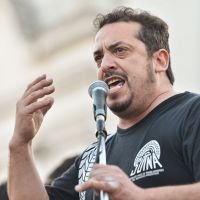 Trabajadores del Sindicato del Neum�tico realizaron un paro con movilizaci�n en reclamo de aumento salarial