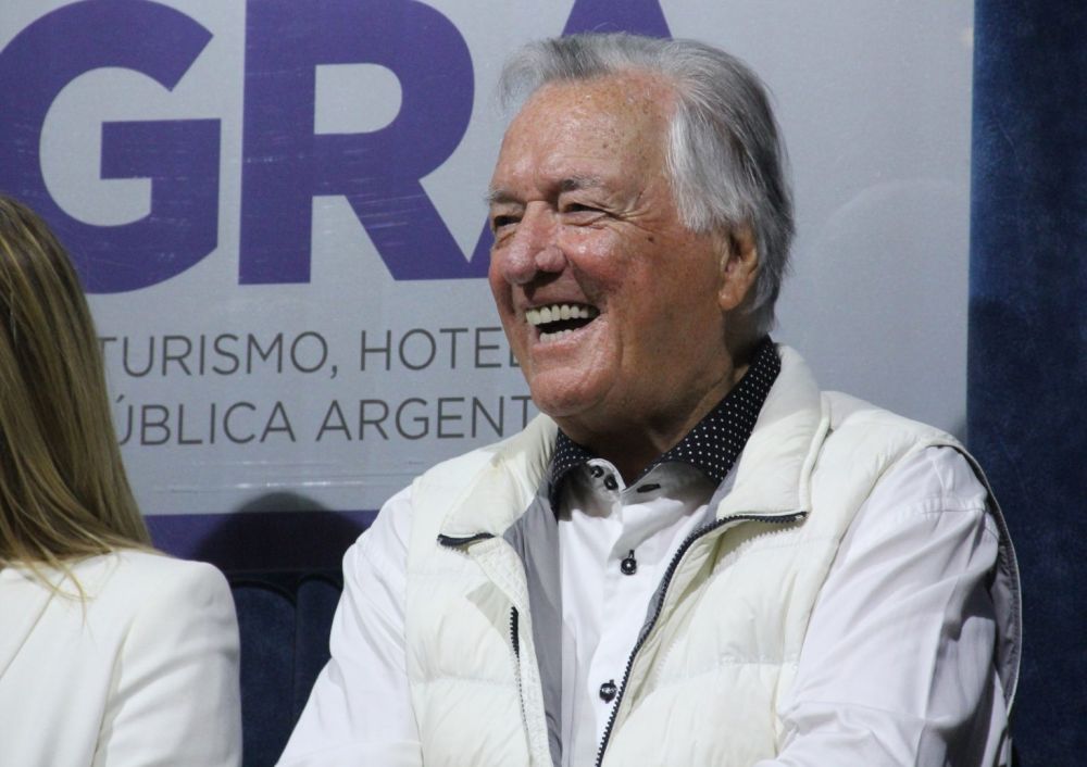 �Si vos venis por m�, vamos a ir por vos�: Luis Barrionuevo asumi� en UTHGRA, carg� contra a Macri, Cama�o y calific� a Sergio Massa como �delincuente�