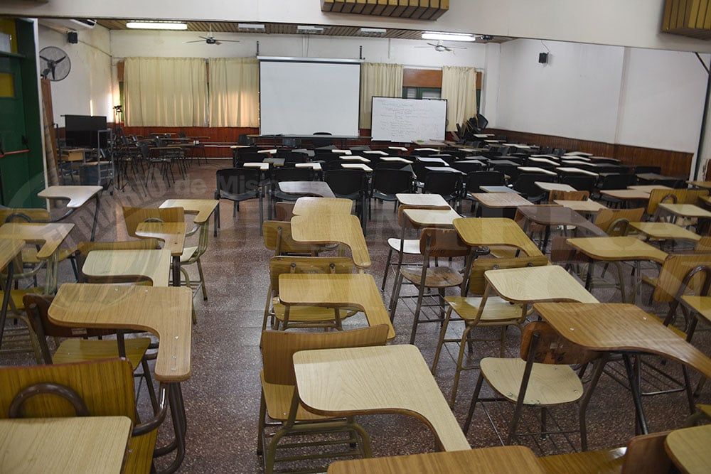 La Federaci�n Universitaria Argentina de estudiantes apoy� a docentes e investigadores y denunci� que en 2026 quedan �al borde del colapso�