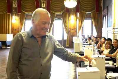 Reeligieron a Barrionuevo al frente del sindicato de los gastron�micos: lleva 40 a�os y tendr� mandato por 4 a�os m�s