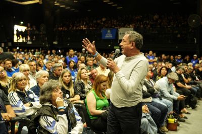 Omar Maturano critic� a los sindicalistas �dialoguistas� y pidi� un paro nacional de 48 horas contra la reforma laboral